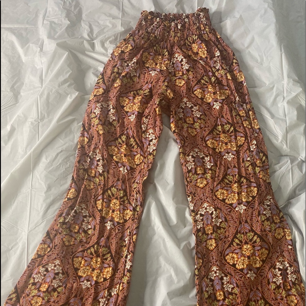 Flare out Zara trousers.